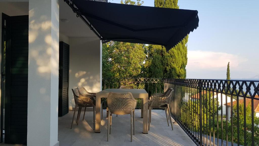 Sea-view terrace at Mare Vista Dramalj